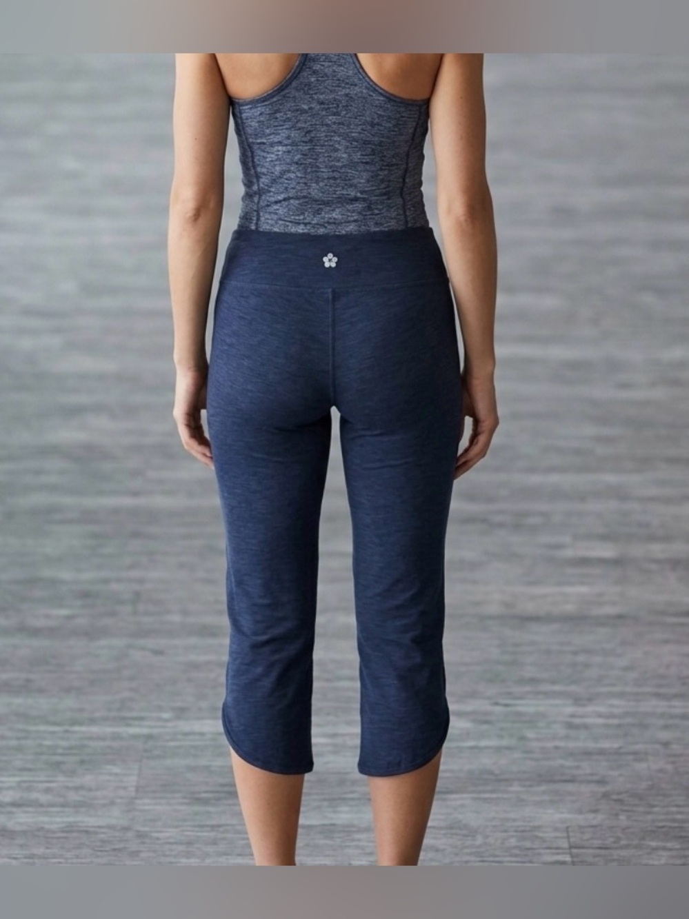 Tuff Athletics Navy Spacedye Active Capri Leggings Medium M